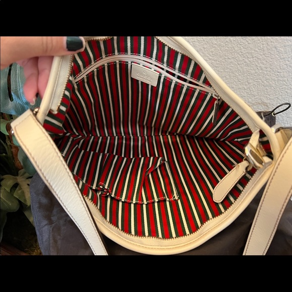 Gucci GG Canvas Bag - Picture 7 of 16